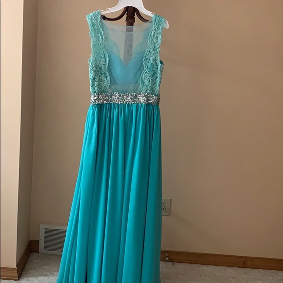 Gorgeous Blue Dress - Picture 2 of 5